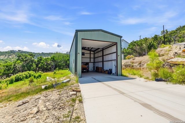 348 WHITE OAK DR, Canyon Lake, TX 78133