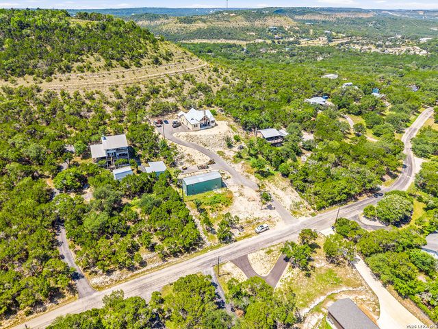 348 WHITE OAK DR, Canyon Lake, TX 78133