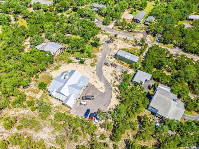 348 WHITE OAK DR, Canyon Lake, TX 78133