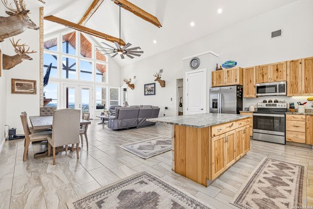 348 WHITE OAK DR, Canyon Lake, TX 78133