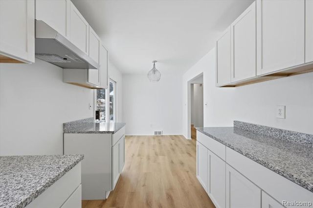 315 S Hanlon Street, Westland, MI 48186