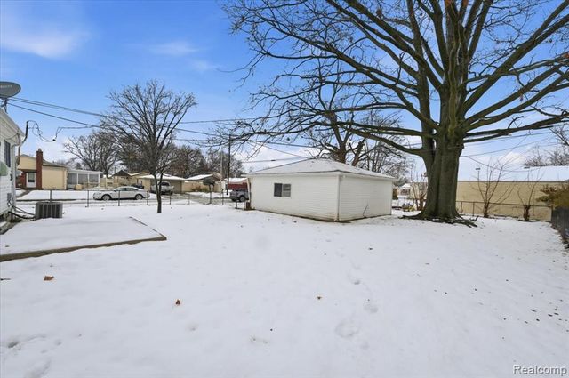 315 S Hanlon Street, Westland, MI 48186