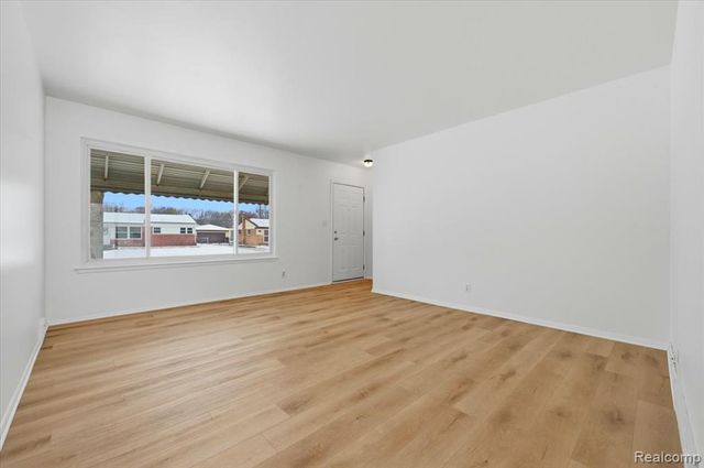 315 S Hanlon Street, Westland, MI 48186