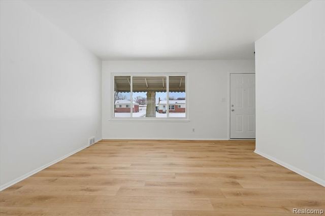 315 S Hanlon Street, Westland, MI 48186