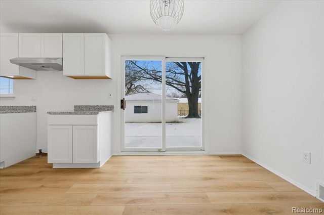 315 S Hanlon Street, Westland, MI 48186