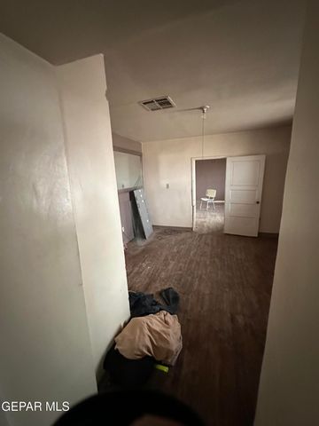 561 BUFORD Road, Socorro, TX 79927