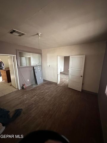 561 BUFORD Road, Socorro, TX 79927