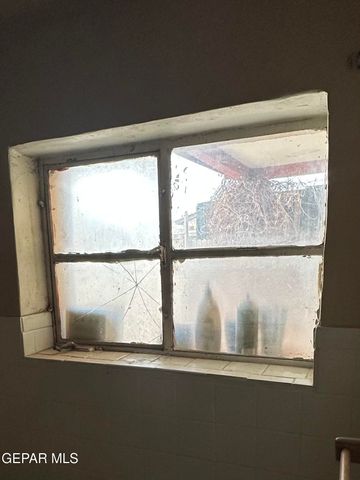 561 BUFORD Road, Socorro, TX 79927