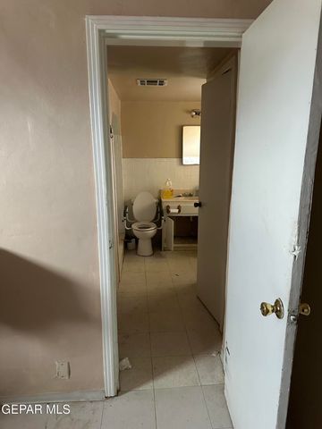 561 BUFORD Road, Socorro, TX 79927