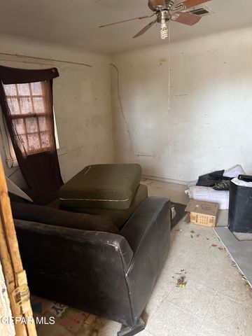 561 BUFORD Road, Socorro, TX 79927