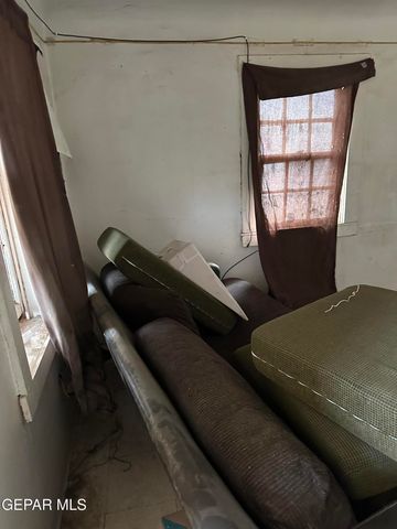 561 BUFORD Road, Socorro, TX 79927