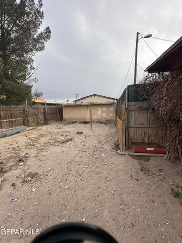 561 BUFORD Road, Socorro, TX 79927