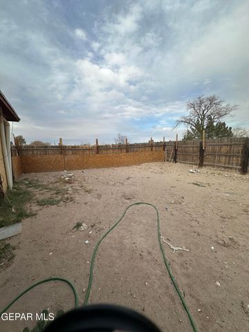 561 BUFORD Road, Socorro, TX 79927