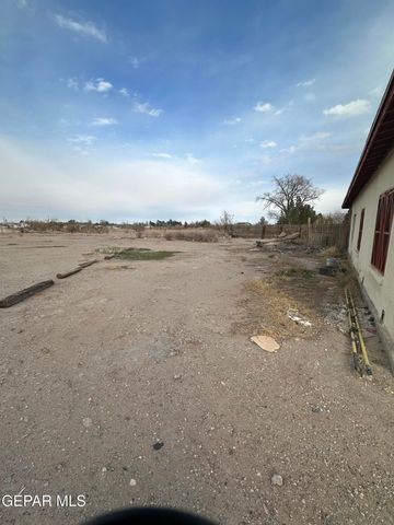 561 BUFORD Road, Socorro, TX 79927