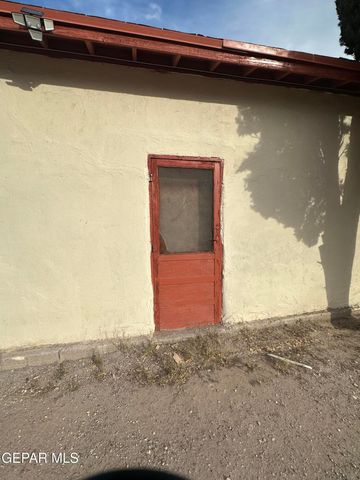 561 BUFORD Road, Socorro, TX 79927