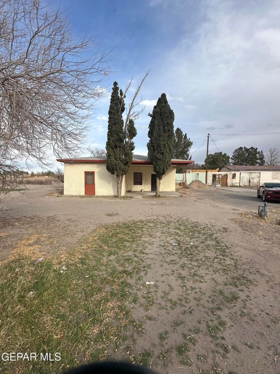 561 BUFORD Road, Socorro, TX 79927