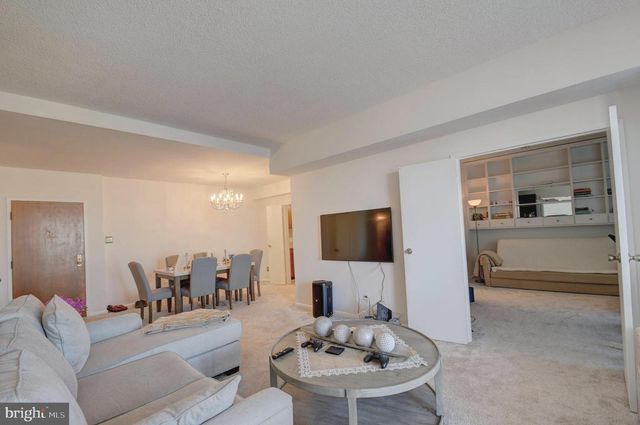 7420 Westlake Ter Apt 1611, Bethesda, MD 20817
