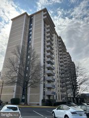 7420 Westlake Ter Apt 1611, Bethesda, MD 20817