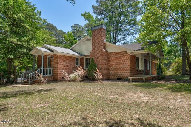586 Northwoods Country, Tarboro, NC 27886