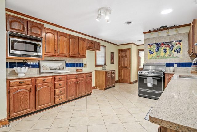 586 Northwoods Country, Tarboro, NC 27886