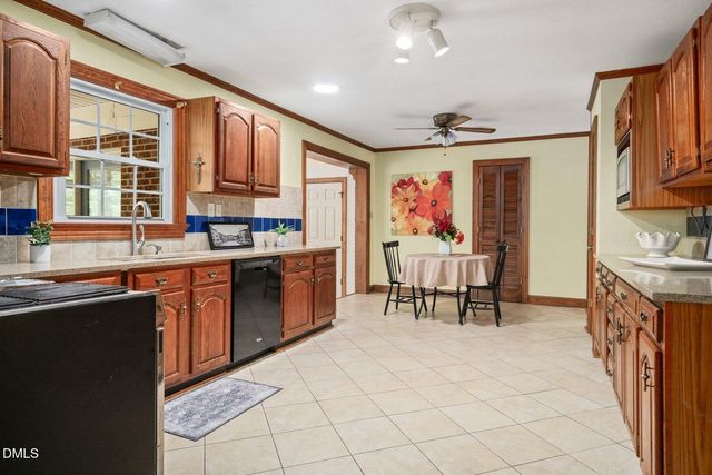 586 Northwoods Country, Tarboro, NC 27886