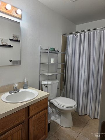 7382 W Danbury Ct, Boise, ID 83709