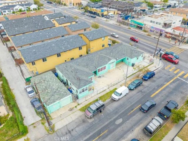 7527 S Hoover Street, Los Angeles, CA 90044