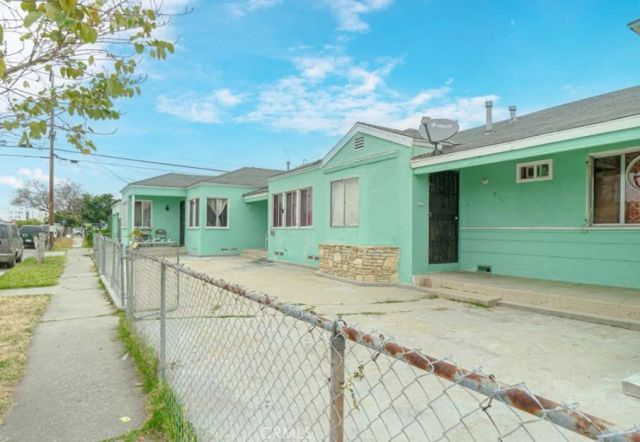 7527 S Hoover Street, Los Angeles, CA 90044