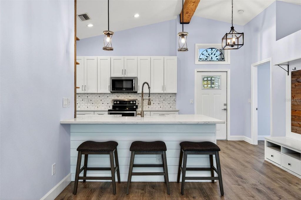 Image 11 of property listing at 4444 SANIBEL WAY, Bradenton, FL 34203