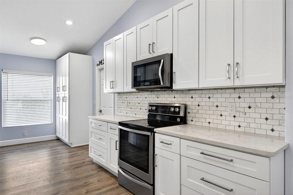 Image 14 of property listing at 4444 SANIBEL WAY, Bradenton, FL 34203