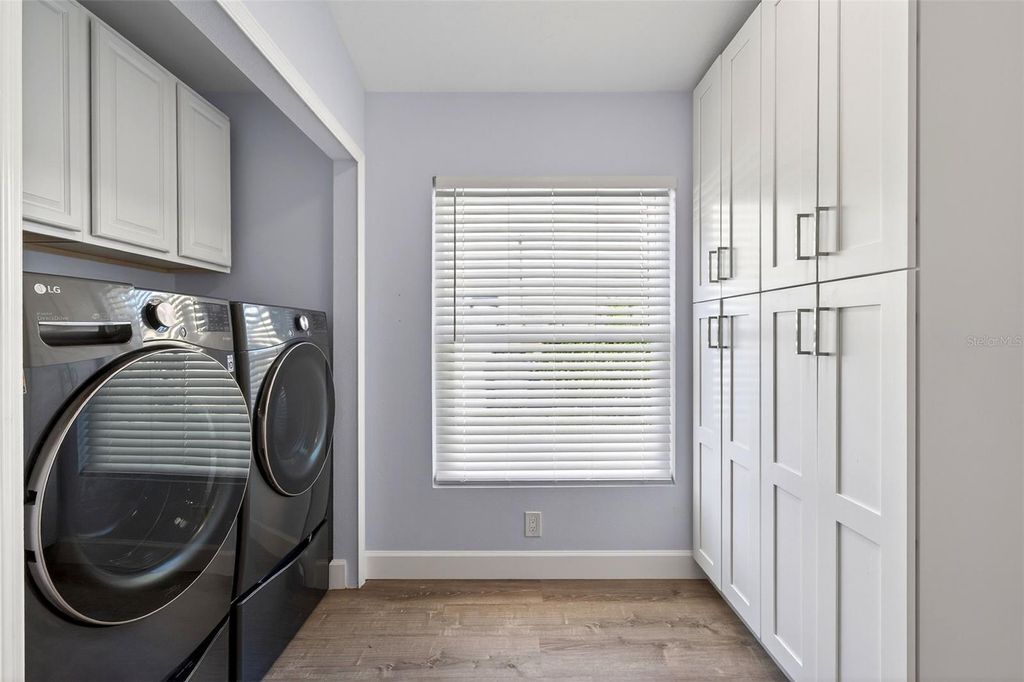 Image 16 of property listing at 4444 SANIBEL WAY, Bradenton, FL 34203