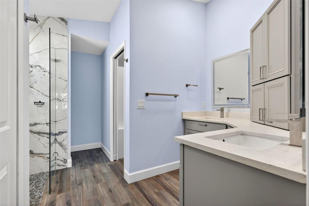 Image 21 of property listing at 4444 SANIBEL WAY, Bradenton, FL 34203