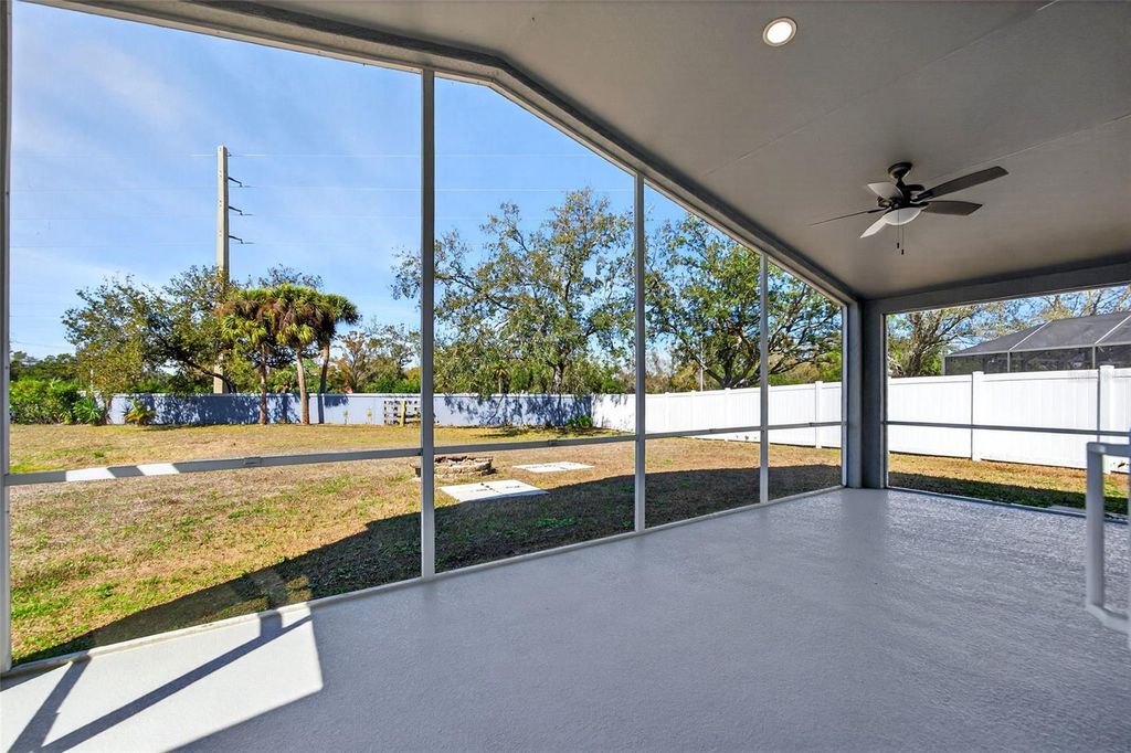 Image 40 of property listing at 4444 SANIBEL WAY, Bradenton, FL 34203