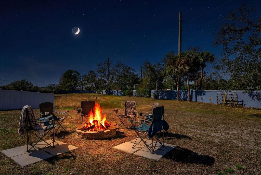 Image 48 of property listing at 4444 SANIBEL WAY, Bradenton, FL 34203