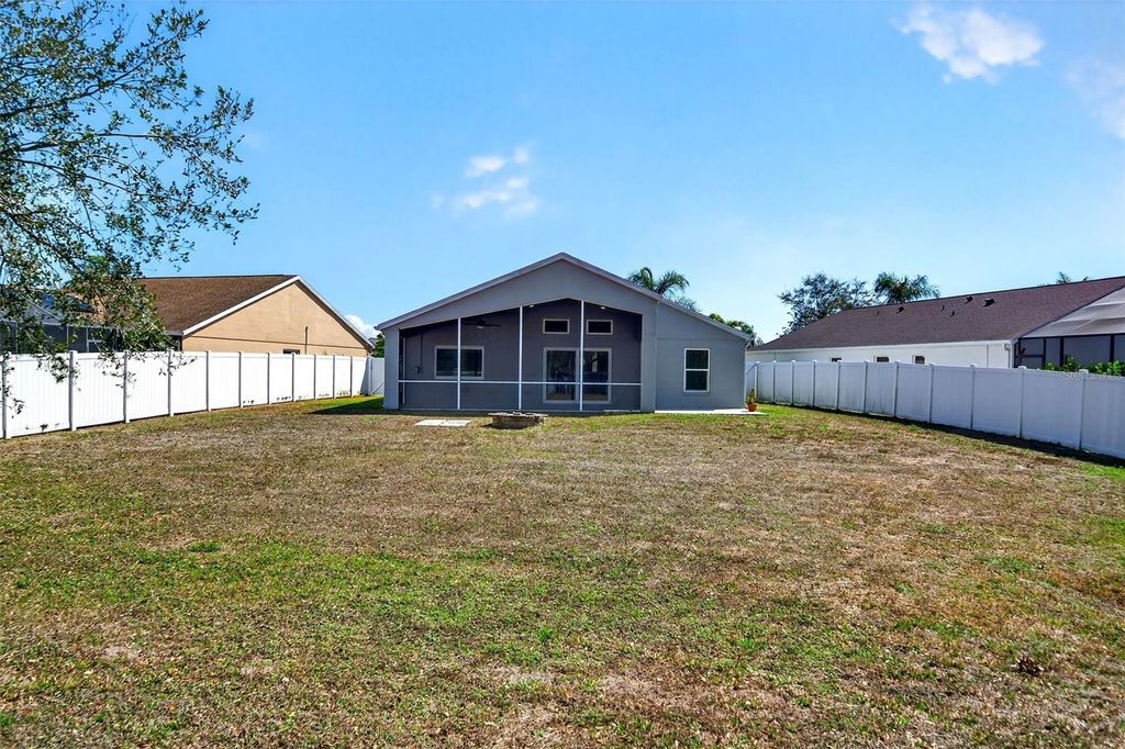 Image 49 of property listing at 4444 SANIBEL WAY, Bradenton, FL 34203