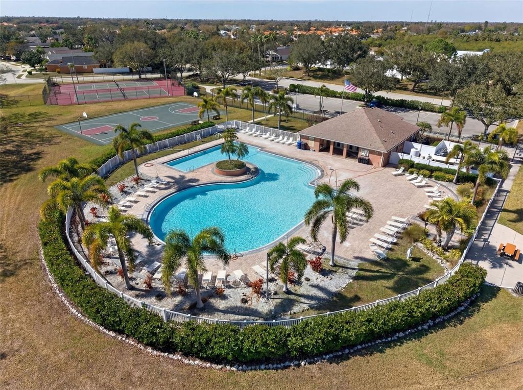 Image 59 of property listing at 4444 SANIBEL WAY, Bradenton, FL 34203