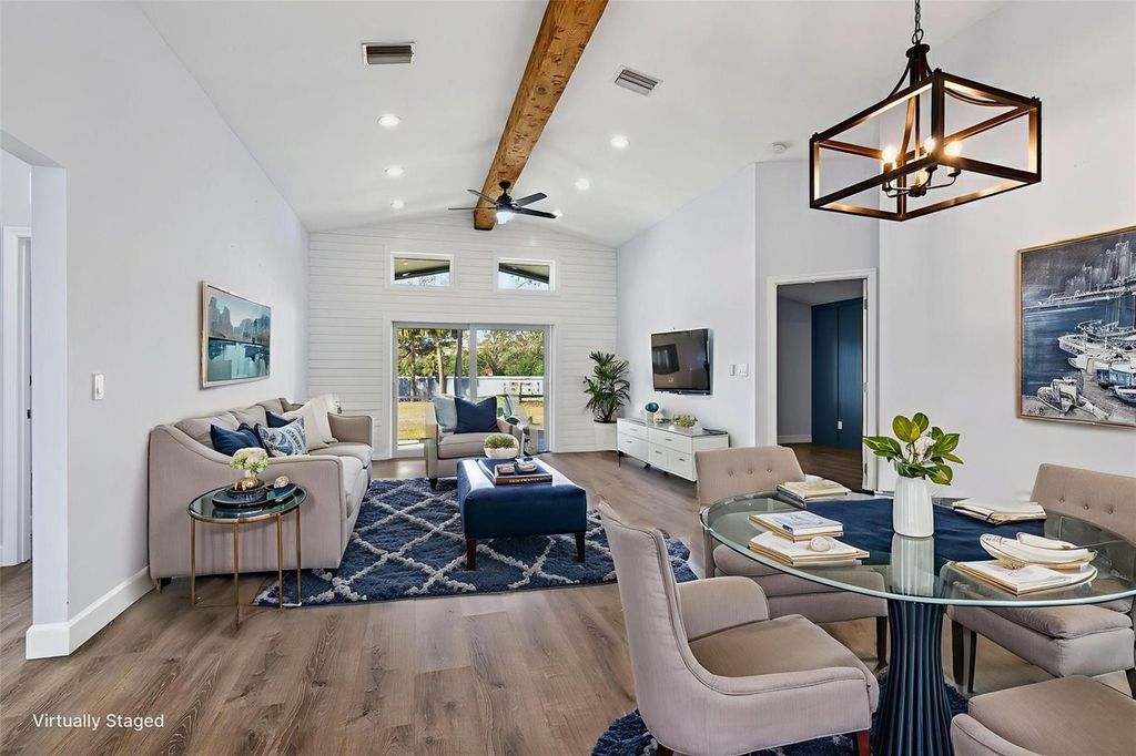 Image 9 of property listing at 4444 SANIBEL WAY, Bradenton, FL 34203