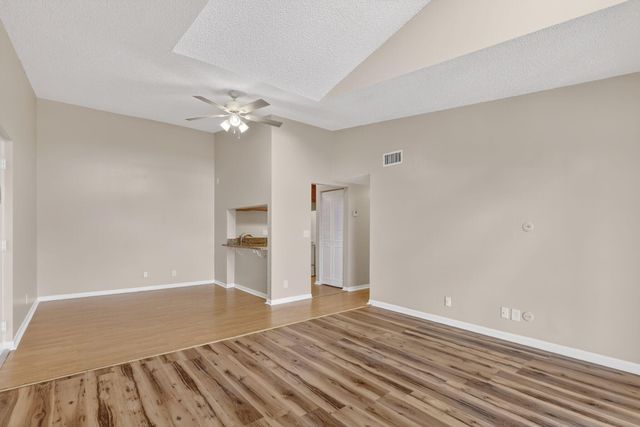 624 Sea Pine Way B3, Greenacres, FL 33415