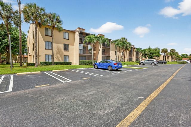 624 Sea Pine Way B3, Greenacres, FL 33415