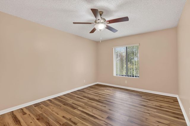 624 Sea Pine Way B3, Greenacres, FL 33415