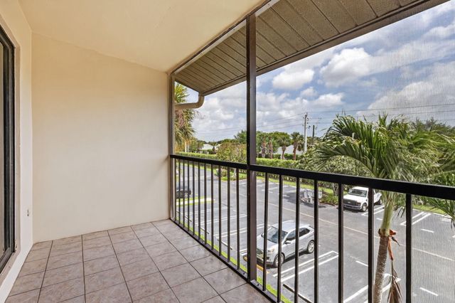 624 Sea Pine Way B3, Greenacres, FL 33415