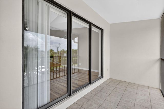 624 Sea Pine Way B3, Greenacres, FL 33415