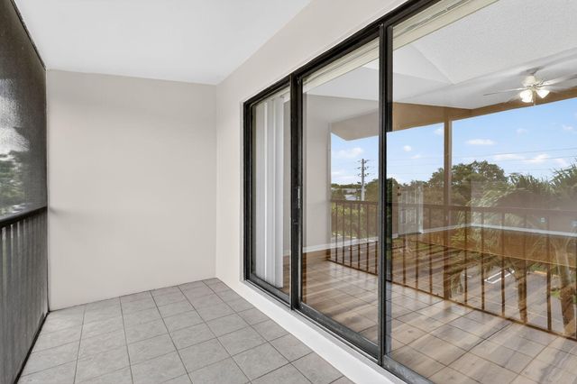 624 Sea Pine Way B3, Greenacres, FL 33415