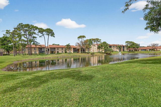 624 Sea Pine Way B3, Greenacres, FL 33415