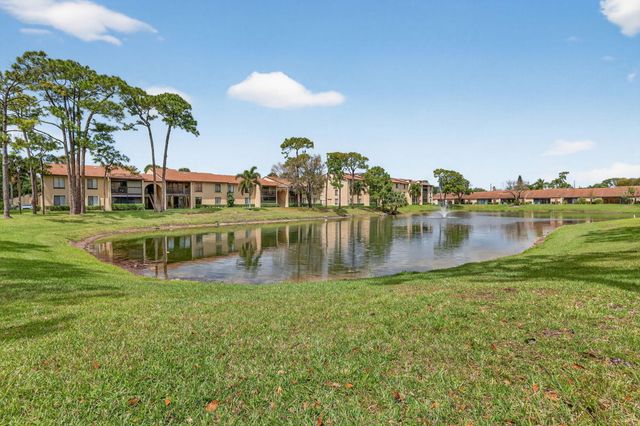 624 Sea Pine Way B3, Greenacres, FL 33415