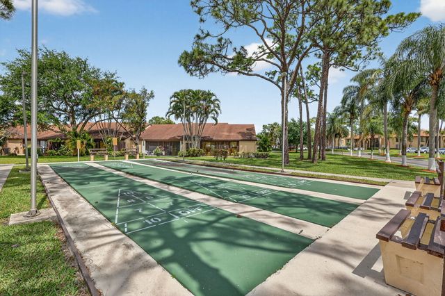 624 Sea Pine Way B3, Greenacres, FL 33415