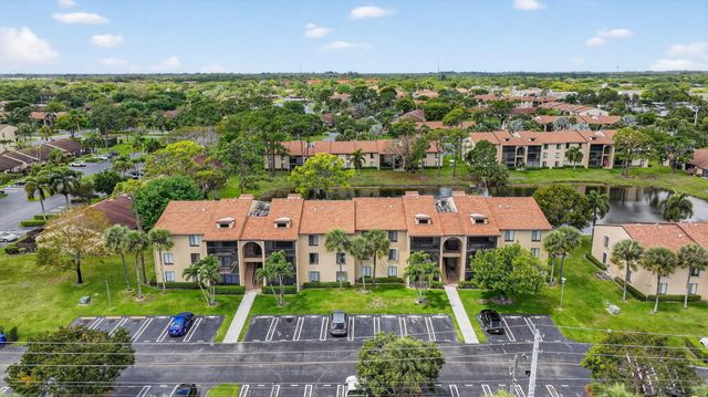 624 Sea Pine Way B3, Greenacres, FL 33415