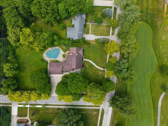 1427 Sunningdale Drive, Grosse Pointe, MI 48236