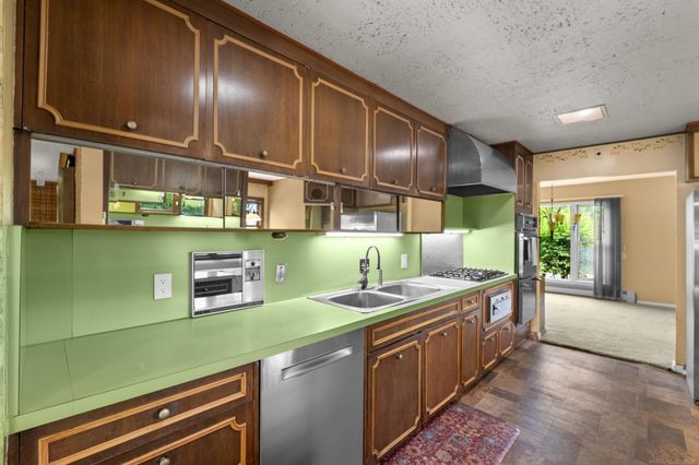 1427 Sunningdale Drive, Grosse Pointe, MI 48236