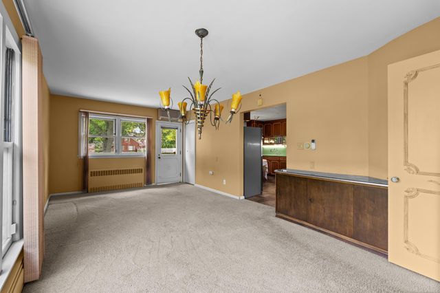 1427 Sunningdale Drive, Grosse Pointe, MI 48236